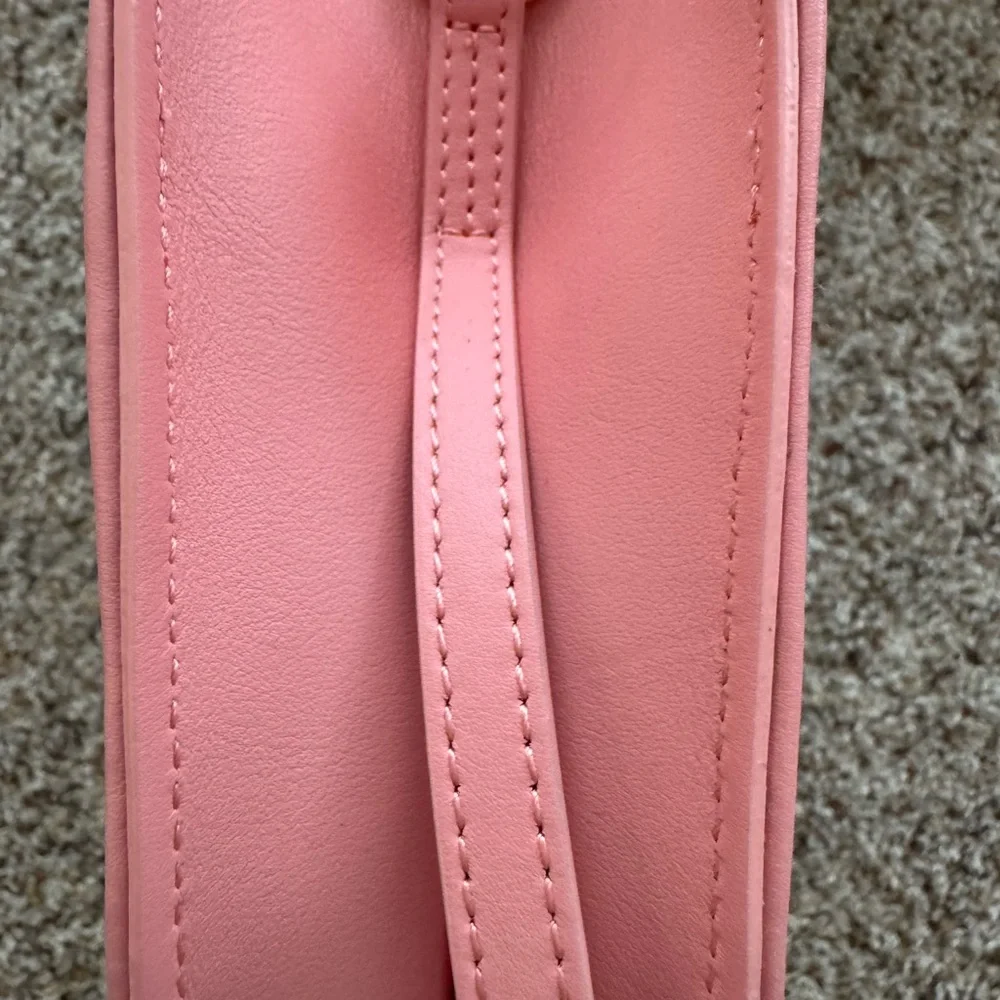 NIB Ree Projects Helene Hobo Mini Raffia Bag in Peach - Picture 9 of 14